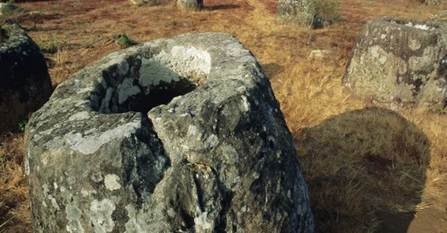 La mystérieuse Plaine des Jarres du Laos au cœur d’un rituel funéraire complexe