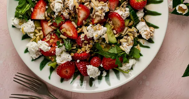 Geitenkaas salade met aardbei