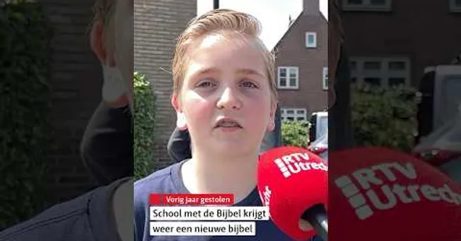 👏 Bijbel is weer terug! #shorts