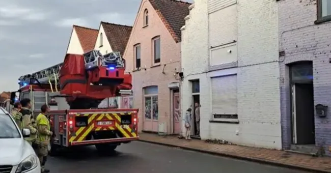 Bliksem slaat in op woning in Adinkerke tijdens onweer
